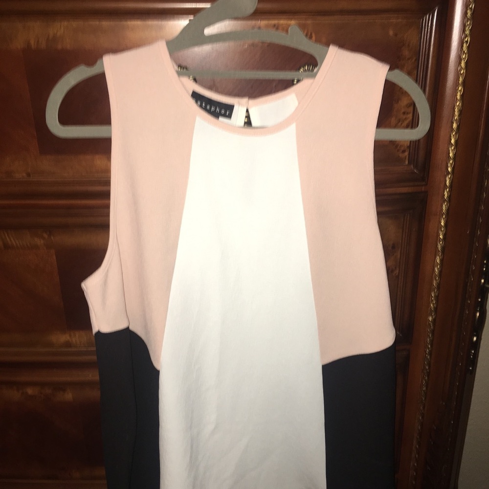 Cute Soft pink/cream/black top